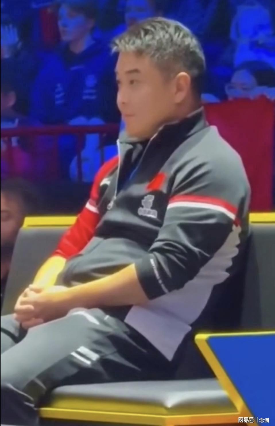 站比赛, 林诗栋和莫, 的那样