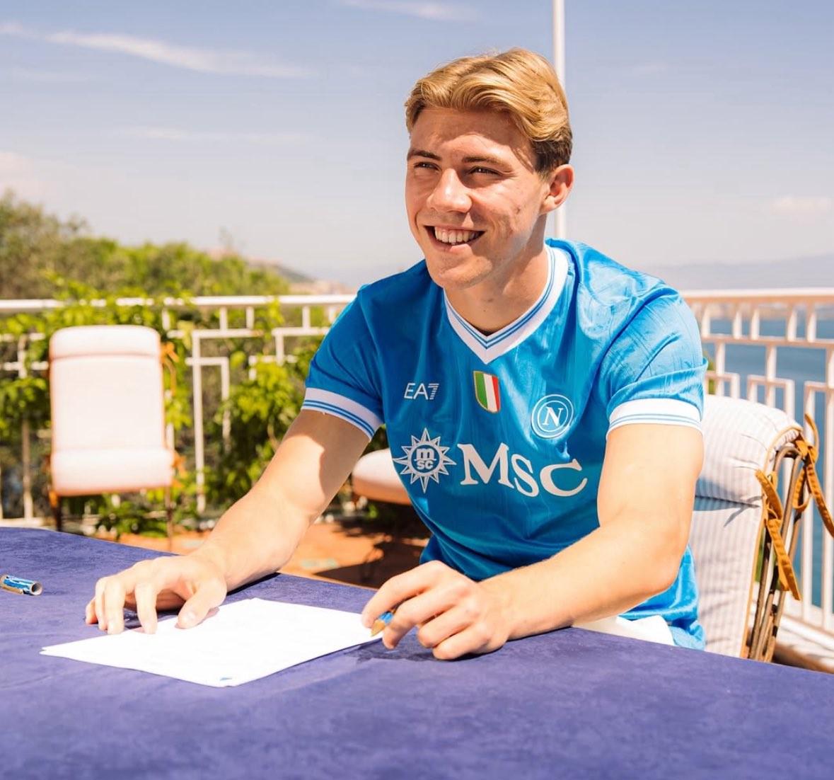 曼联方面对, 额是 曼联方面对, 额是